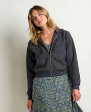 msg:Savanna is 5'9 ½" and is wearing a size small.