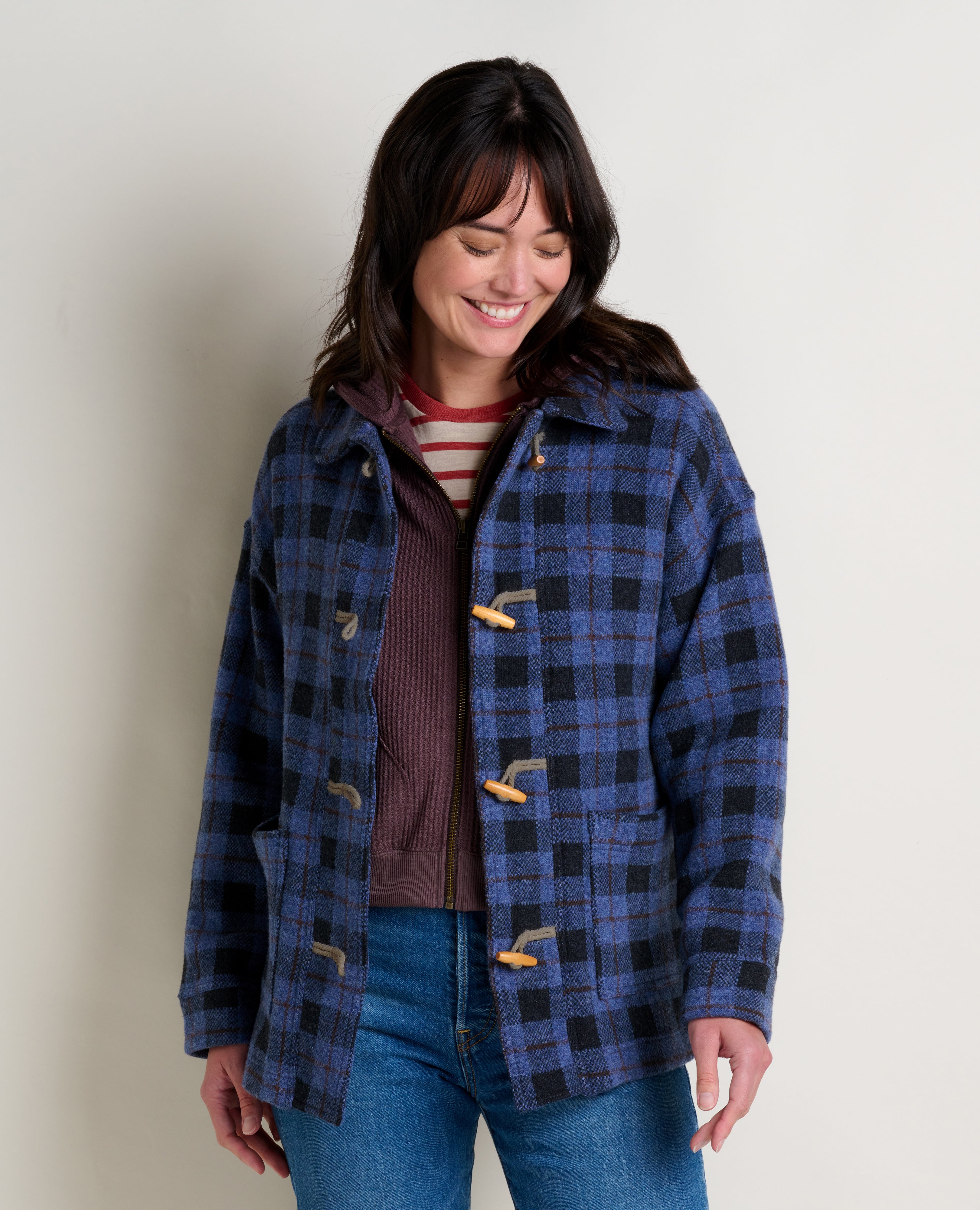 msg:Logan is 5'9 ½" and is wearing a size small.