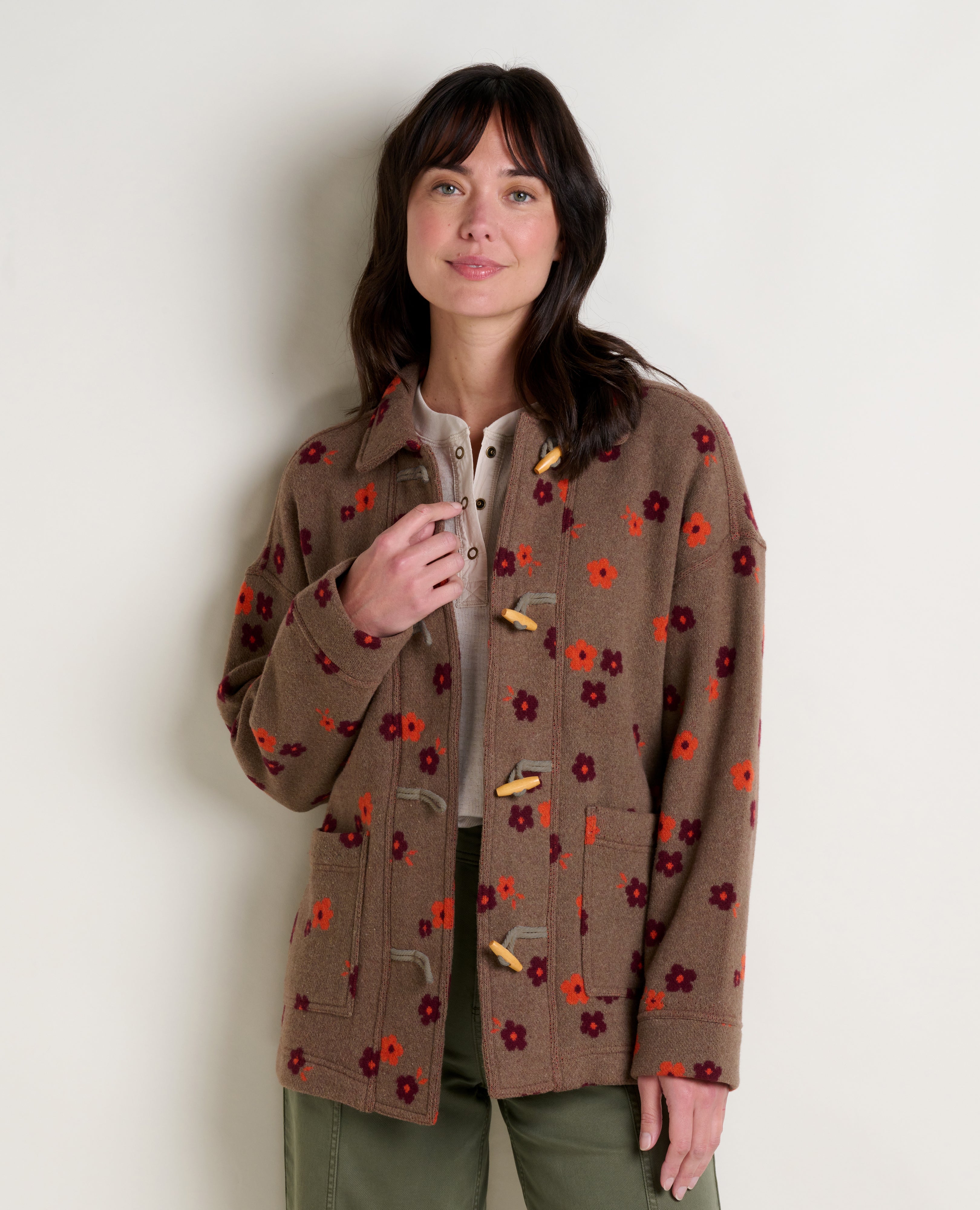 msg:Logan is 5'9 ½" and is wearing a size small.