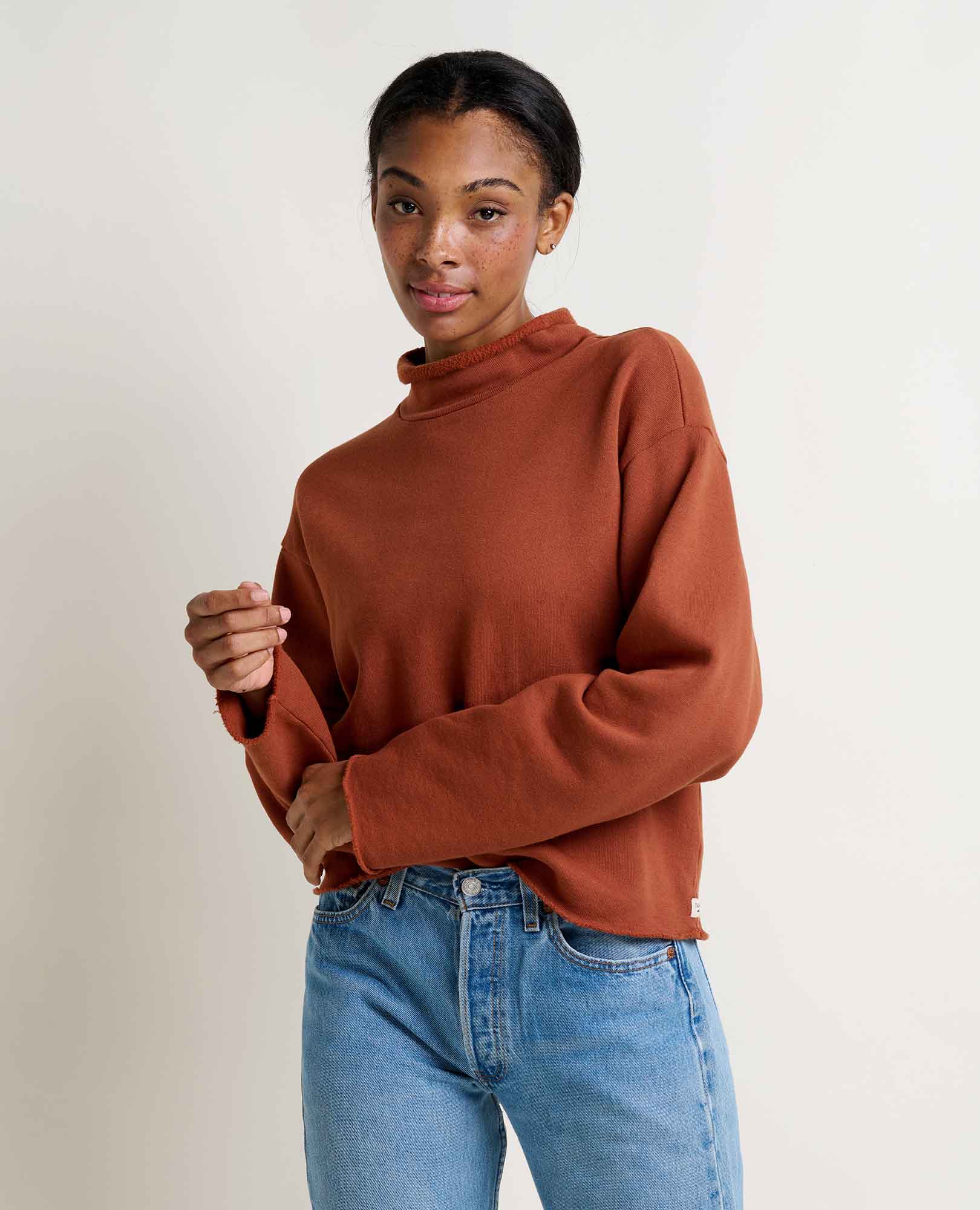 msg:Diamond is 5'9" and is wearing a size small.