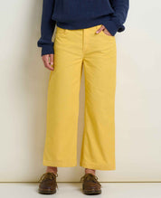 msg:Collette is 5'9 ½" and is wearing a size 6.