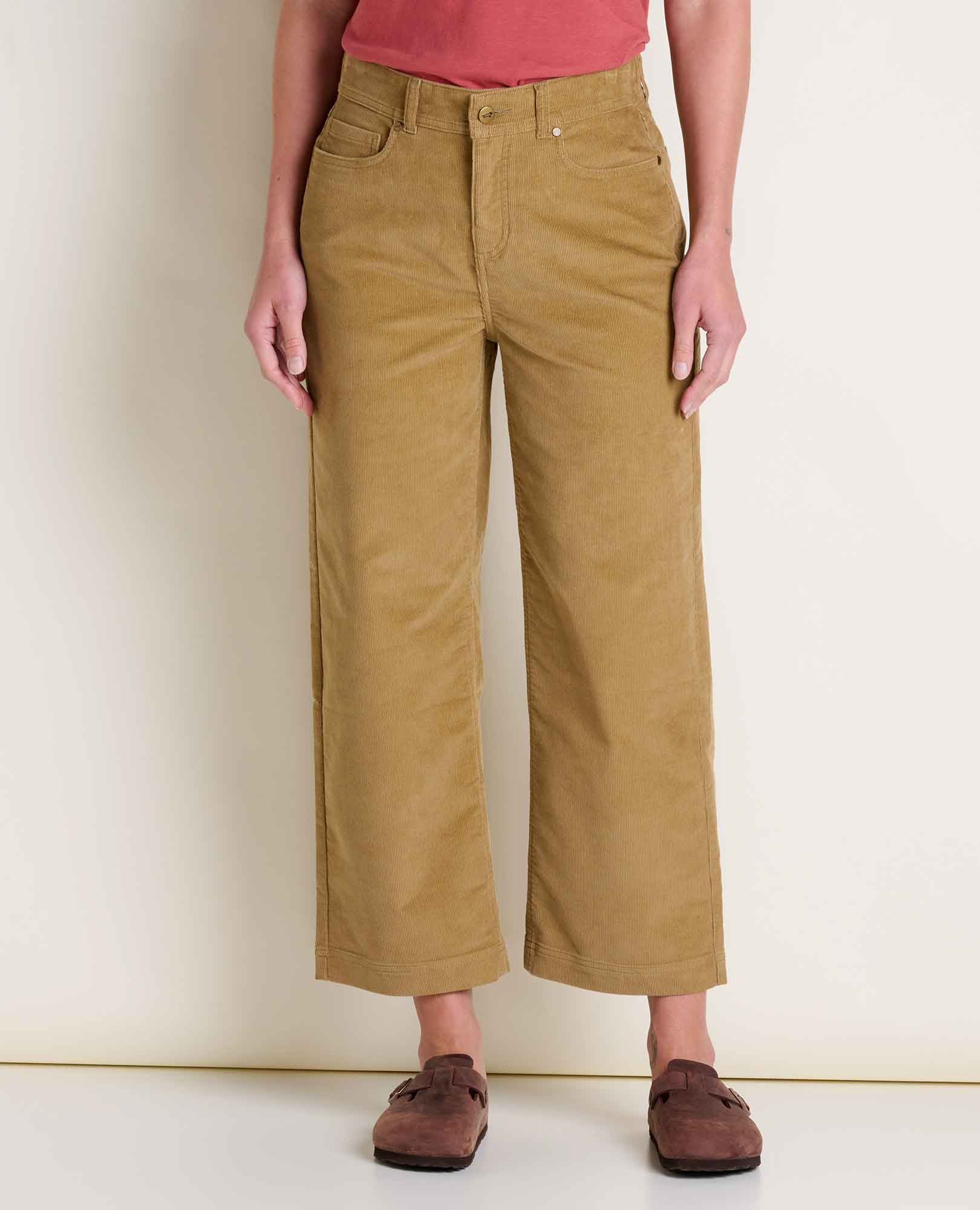msg:Logan is 5'9 ½" and is wearing a size 6.