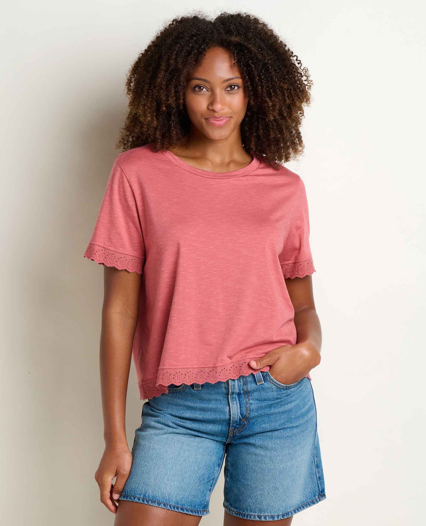 msg:Haylie is 5'8" and is wearing a size small.