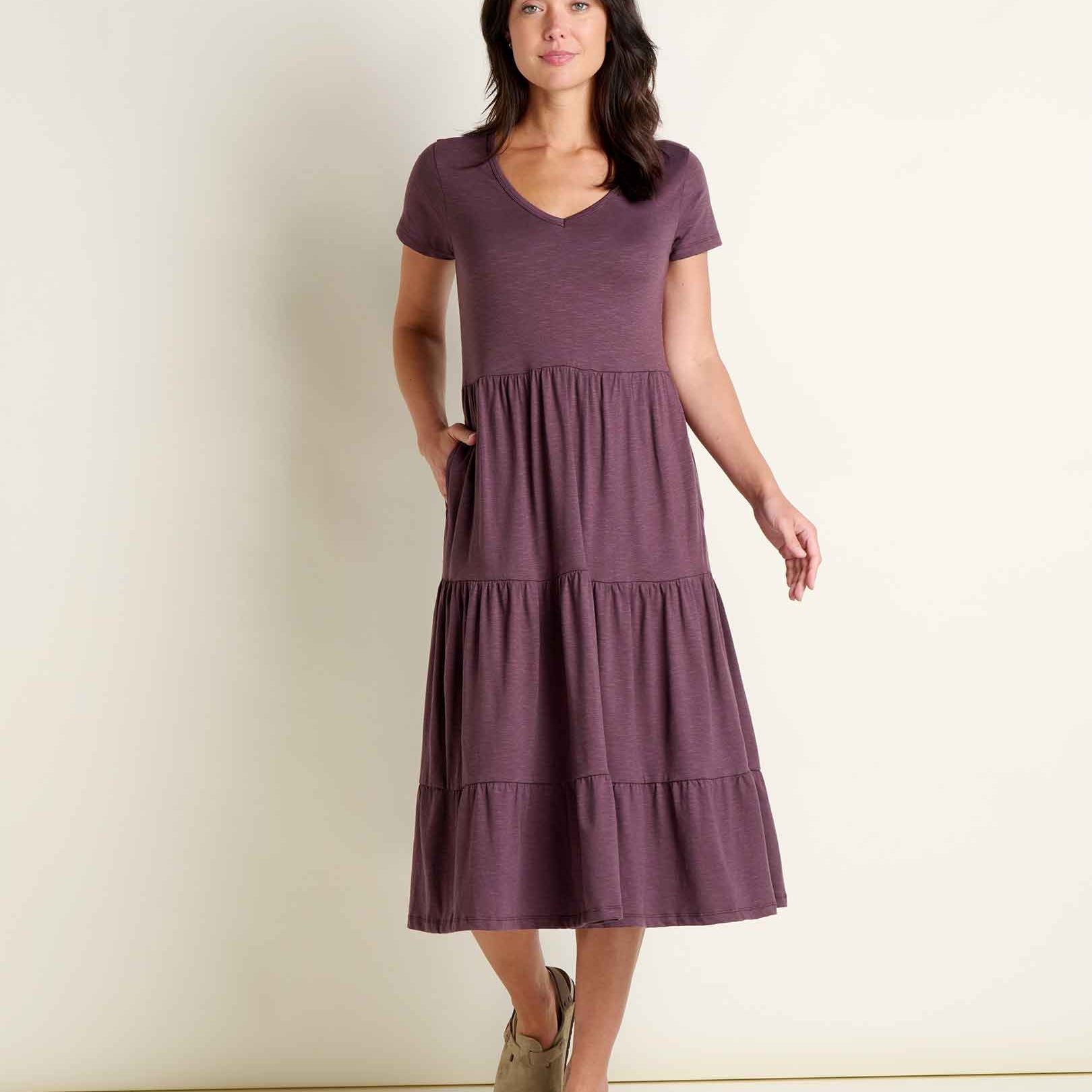 msg:Logan is 5'9 ½" and is wearing a size small.