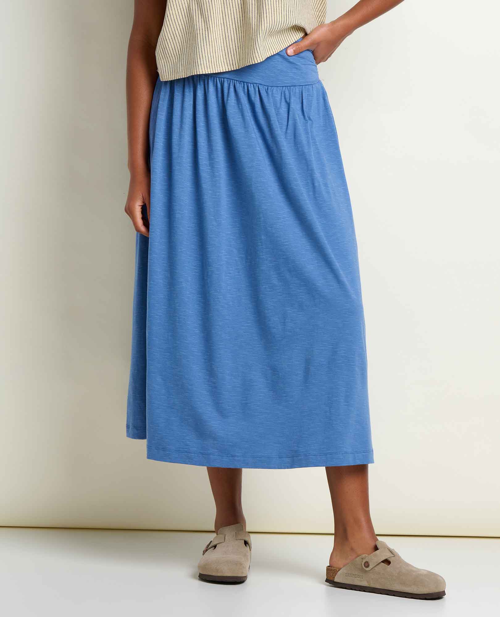 msg:Haylie is 5'8" and is wearing a size small.