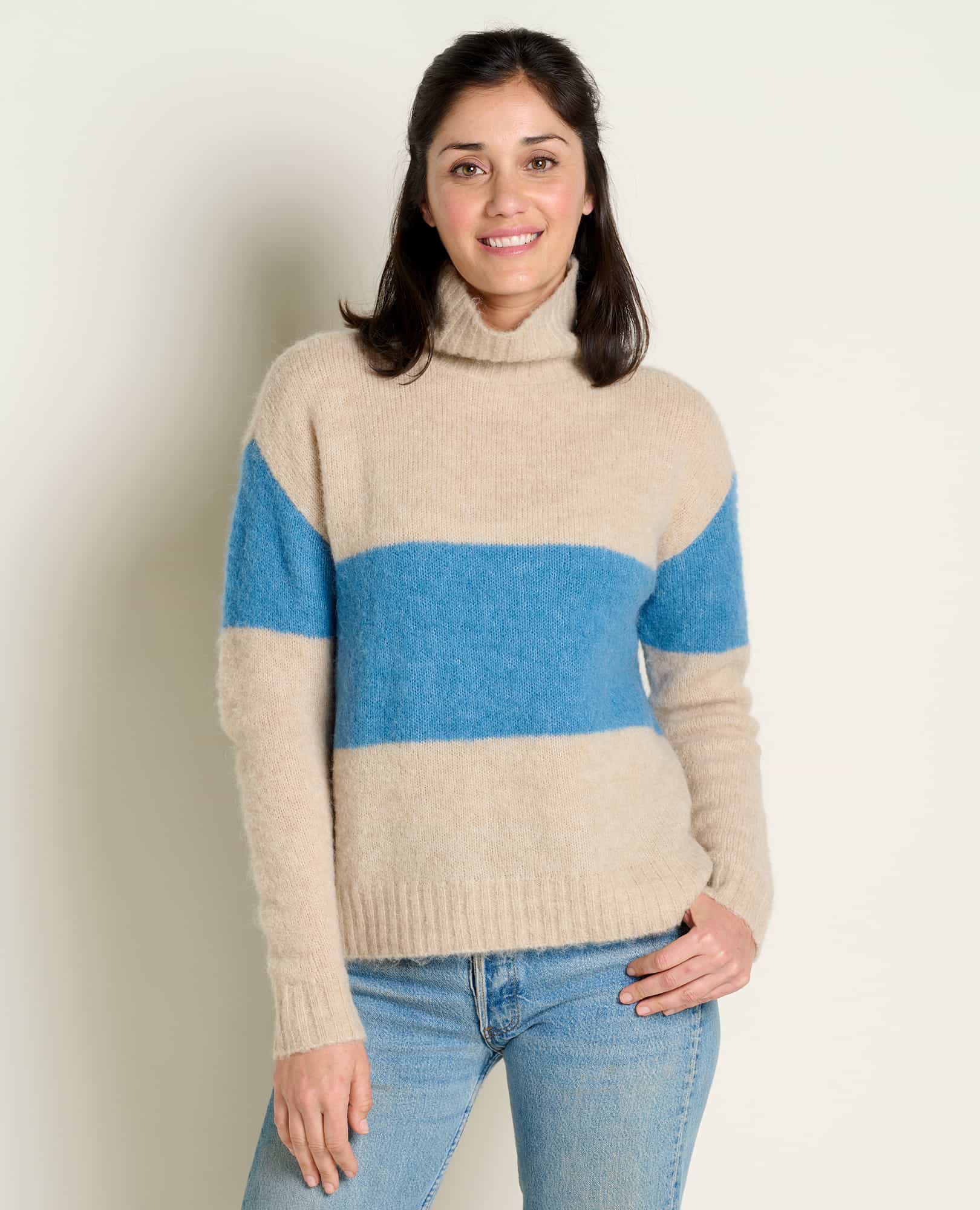 msg:Monica is 5'10" and is wearing a size Small.
