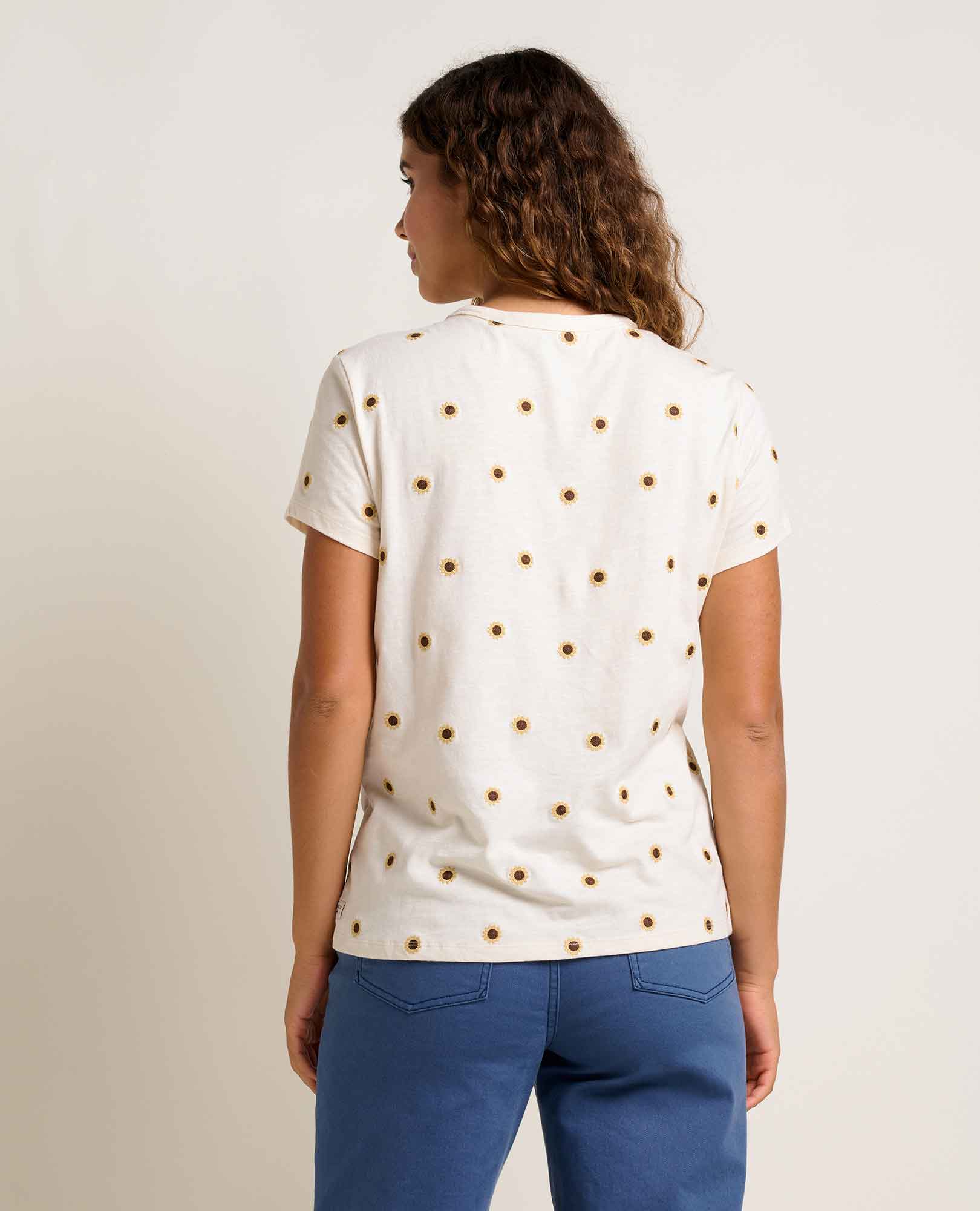 T1001915-Salt_Sunflower_Embroidery-2.jpg