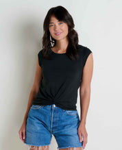 msg:Logan is 5'9½" and is wearing a size small.