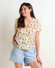 msg:Gina is 5'9" and is wearing a size Small.