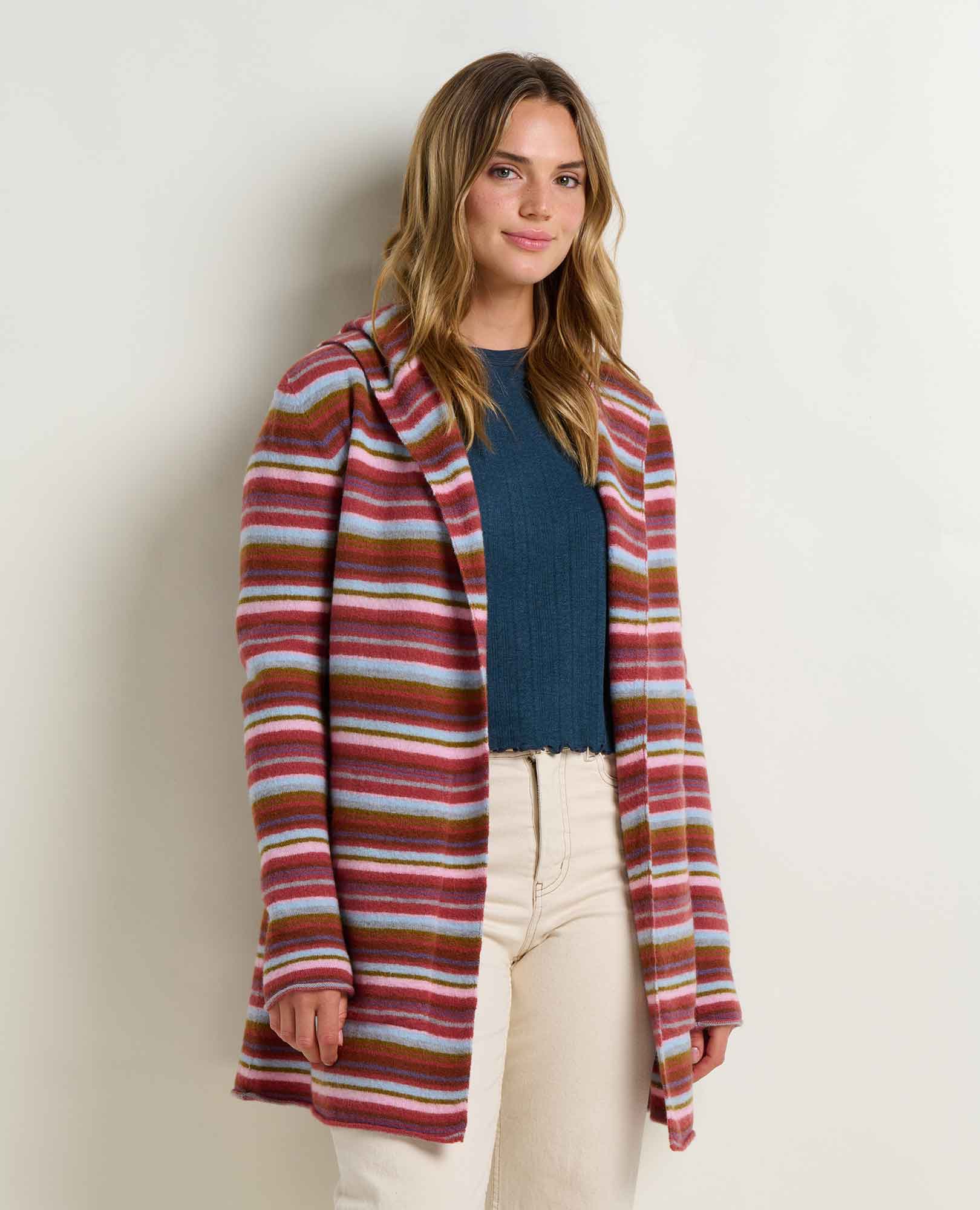 msg:Savanna is 5'9 ½" and is wearing a size small.