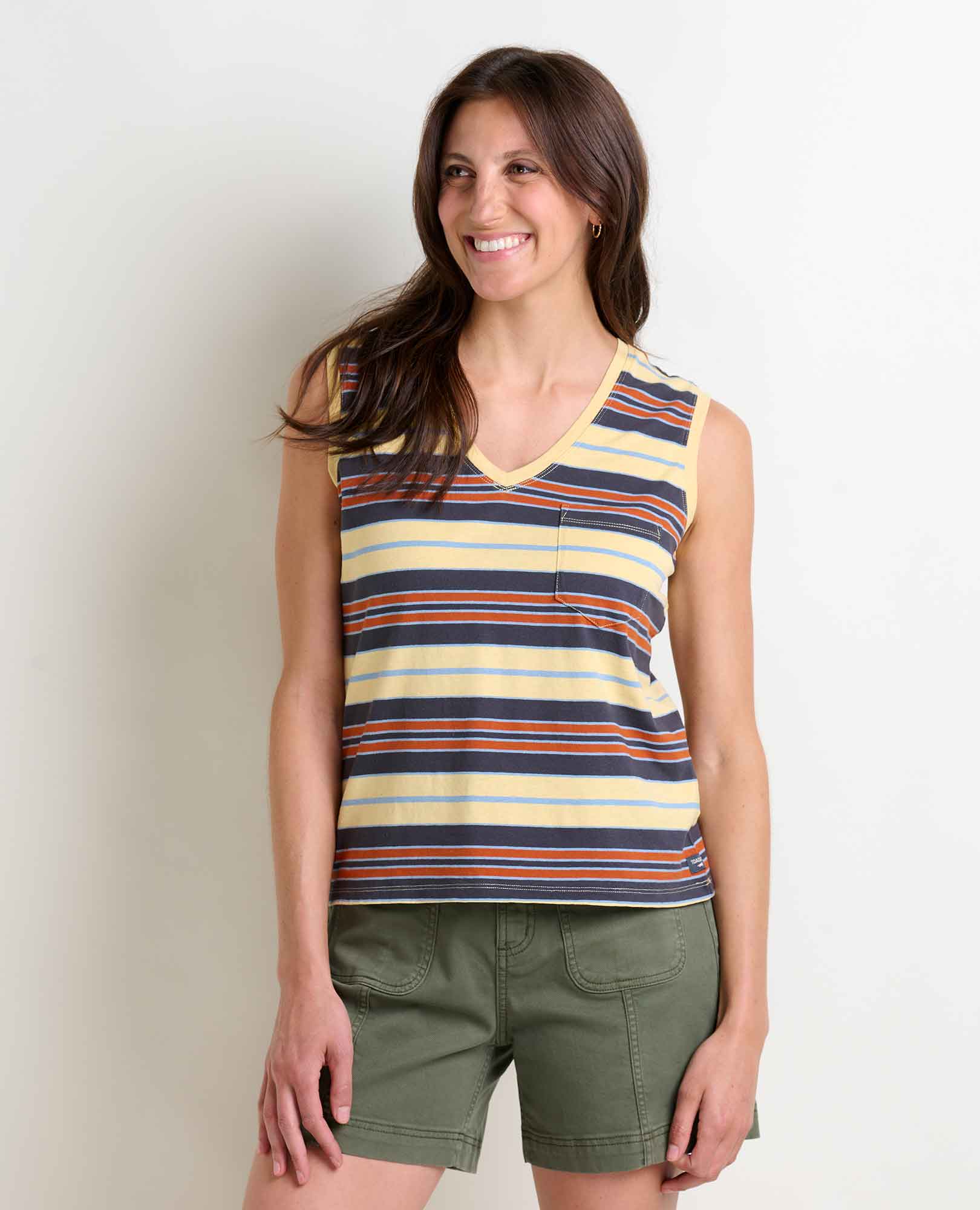 msg:Gina is 5'9" and is wearing a size Small.
