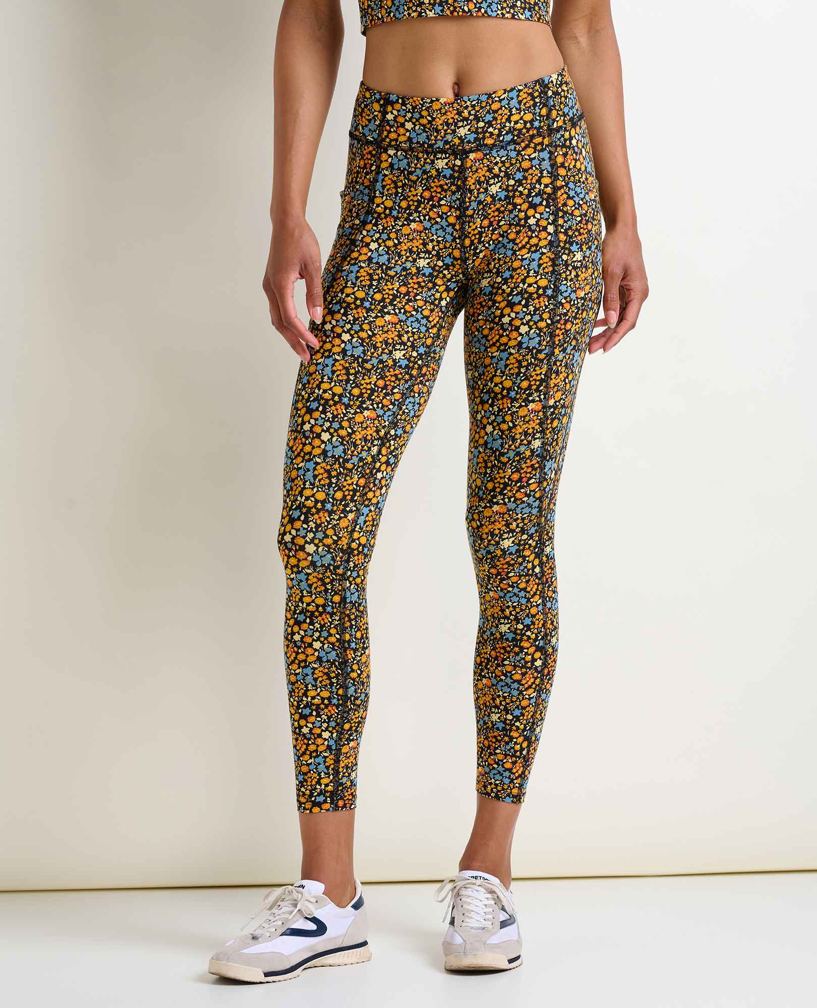 msg:Jess is 5'10" and is wearing a size Small.