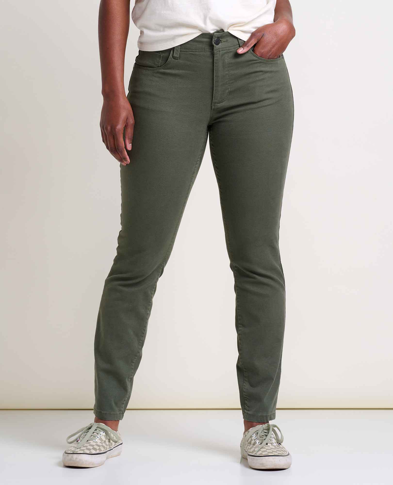 msg: Essence is 5'8" and wearing a size 6.