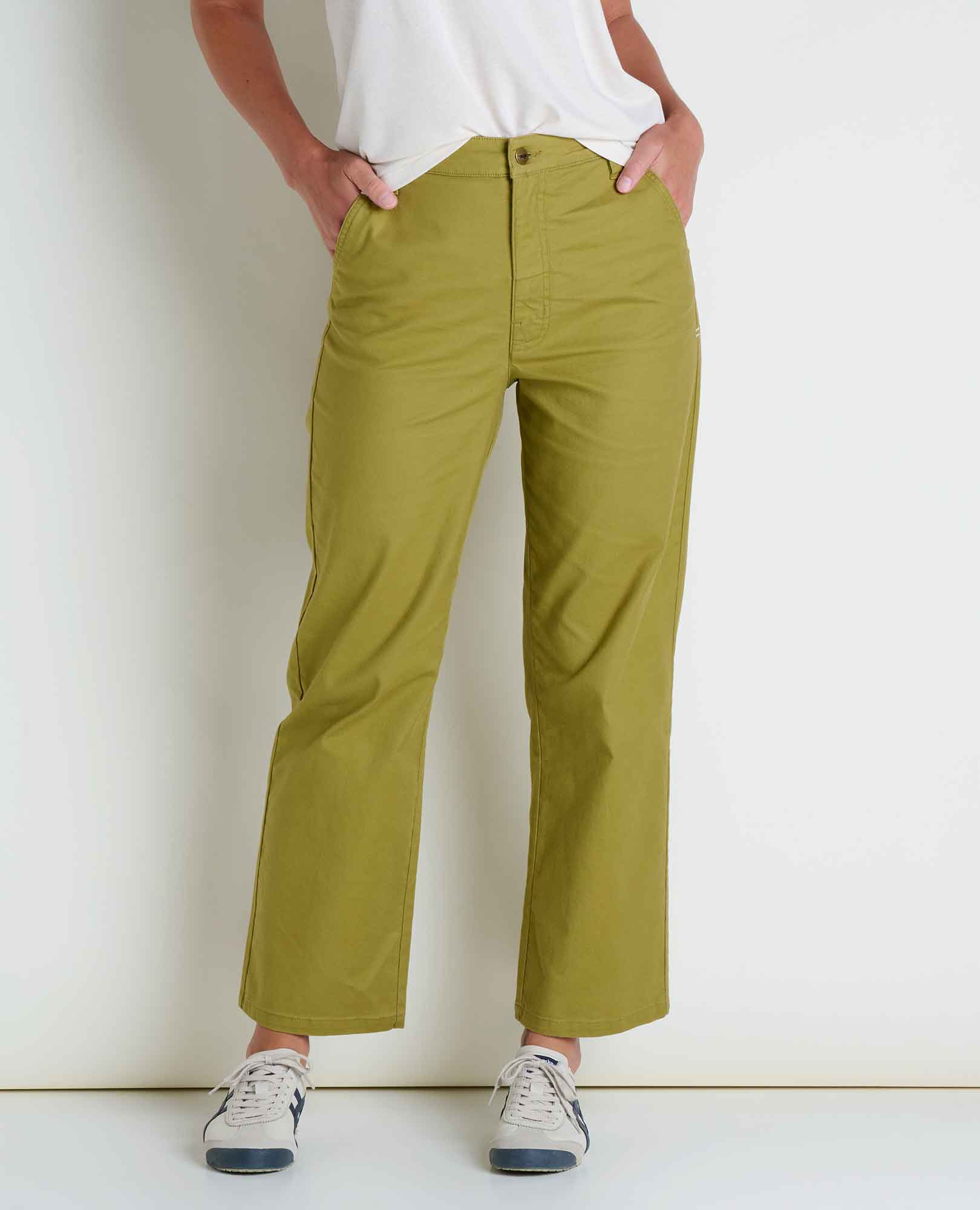 2" and is wearing a size 6