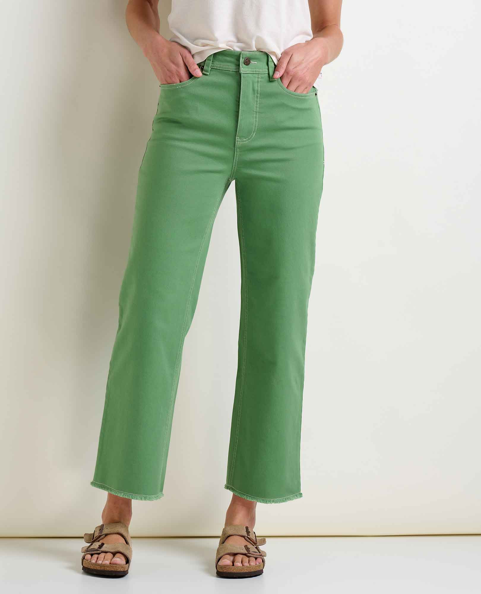 msg:Gina is 5'9" and is wearing a size 6.