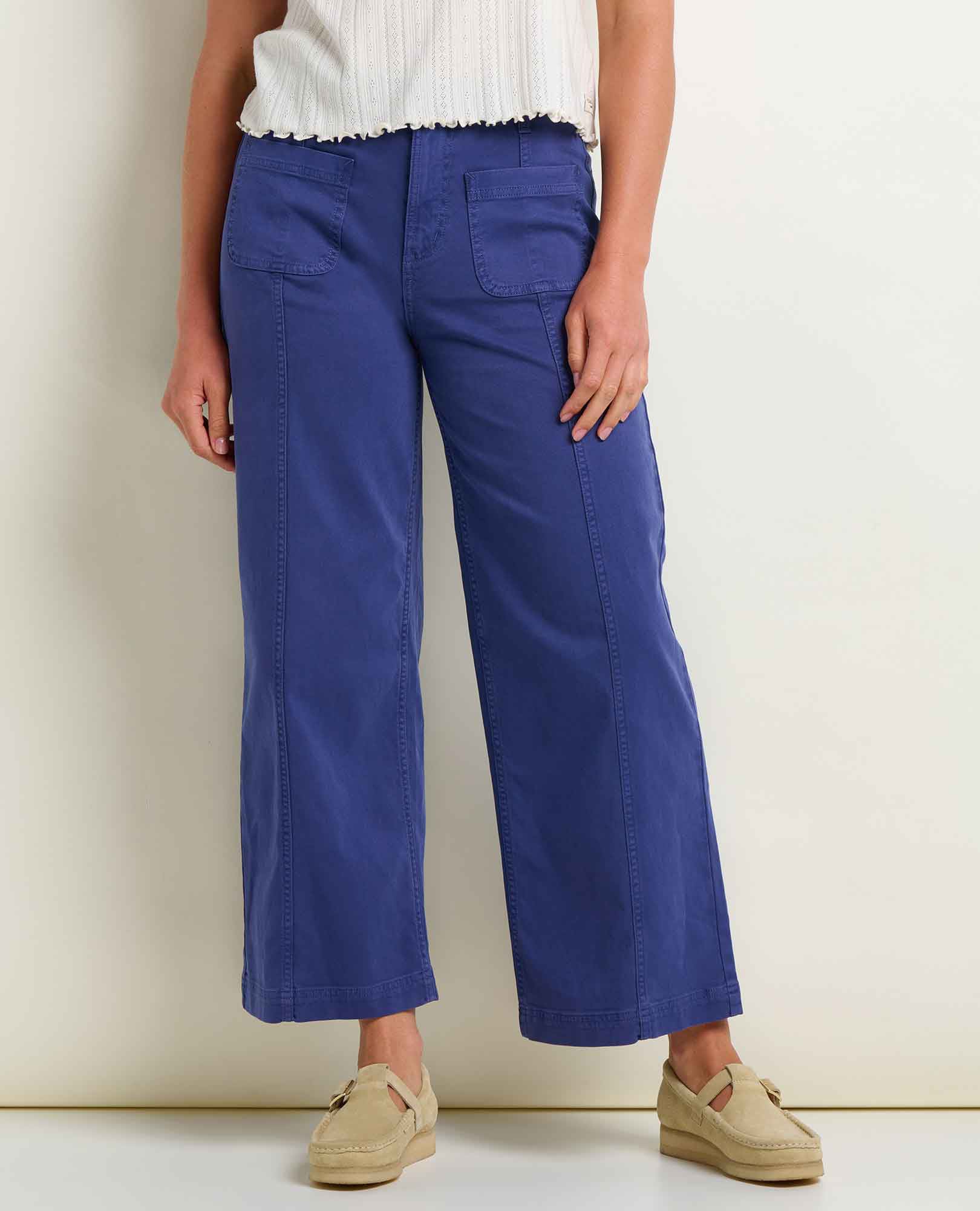 msg:Savanna is 5'9 ½" and is wearing a size 6.