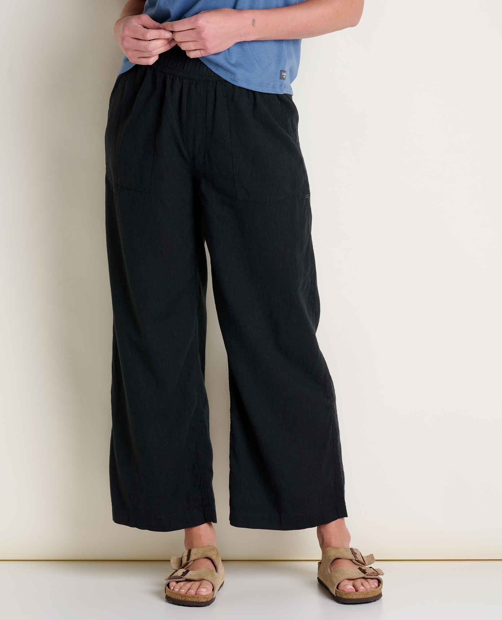 msg:Logan is 5'9 ½" and is wearing a size small.