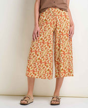 msg:Gina is 5'9" and is wearing a size Small.