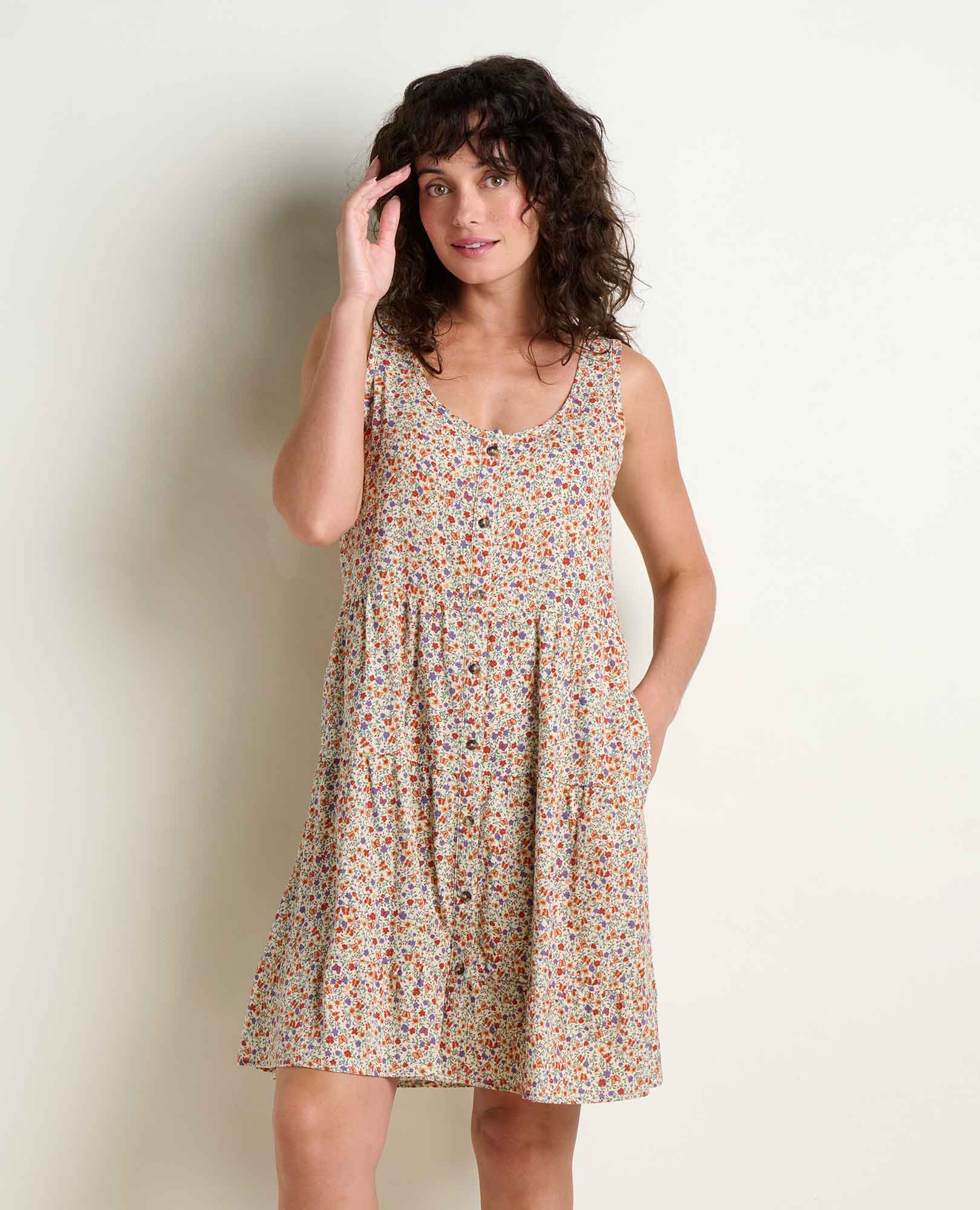msg:Rayana is 5'9" and is wearing a size small.