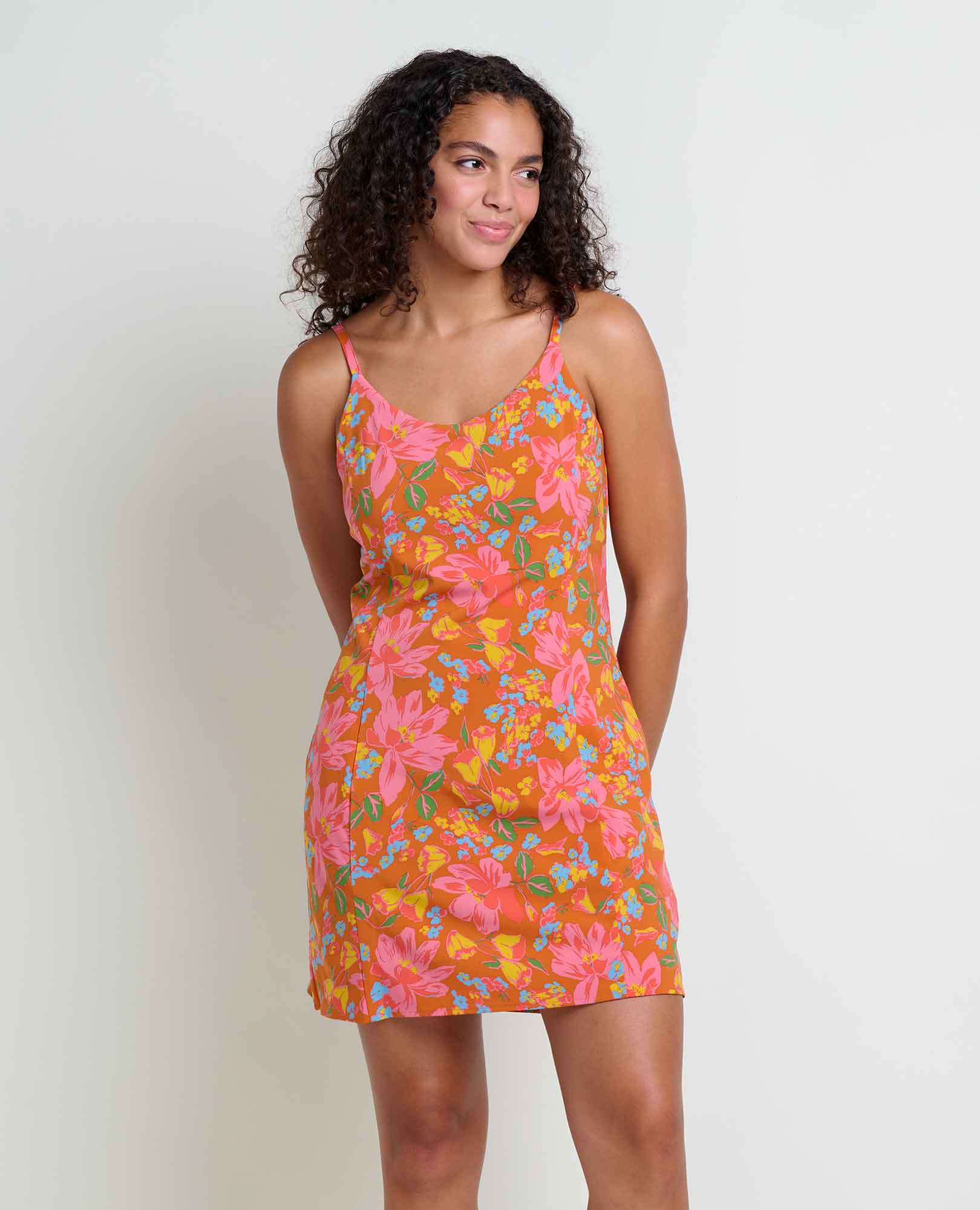 msg:Kayla is 5'9" and is wearing a size Small.