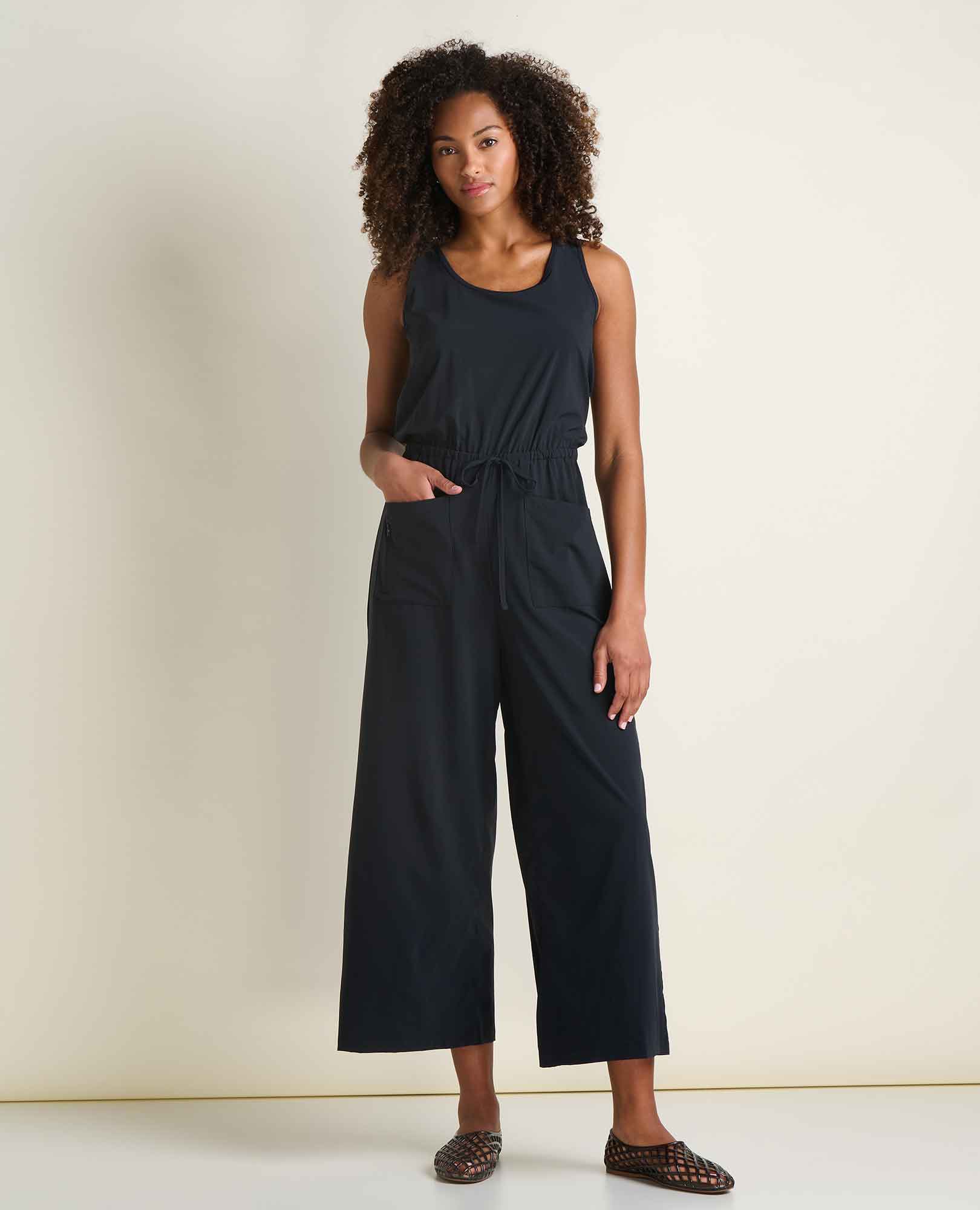 msg:Haylie is 5'8" and is wearing a size small.