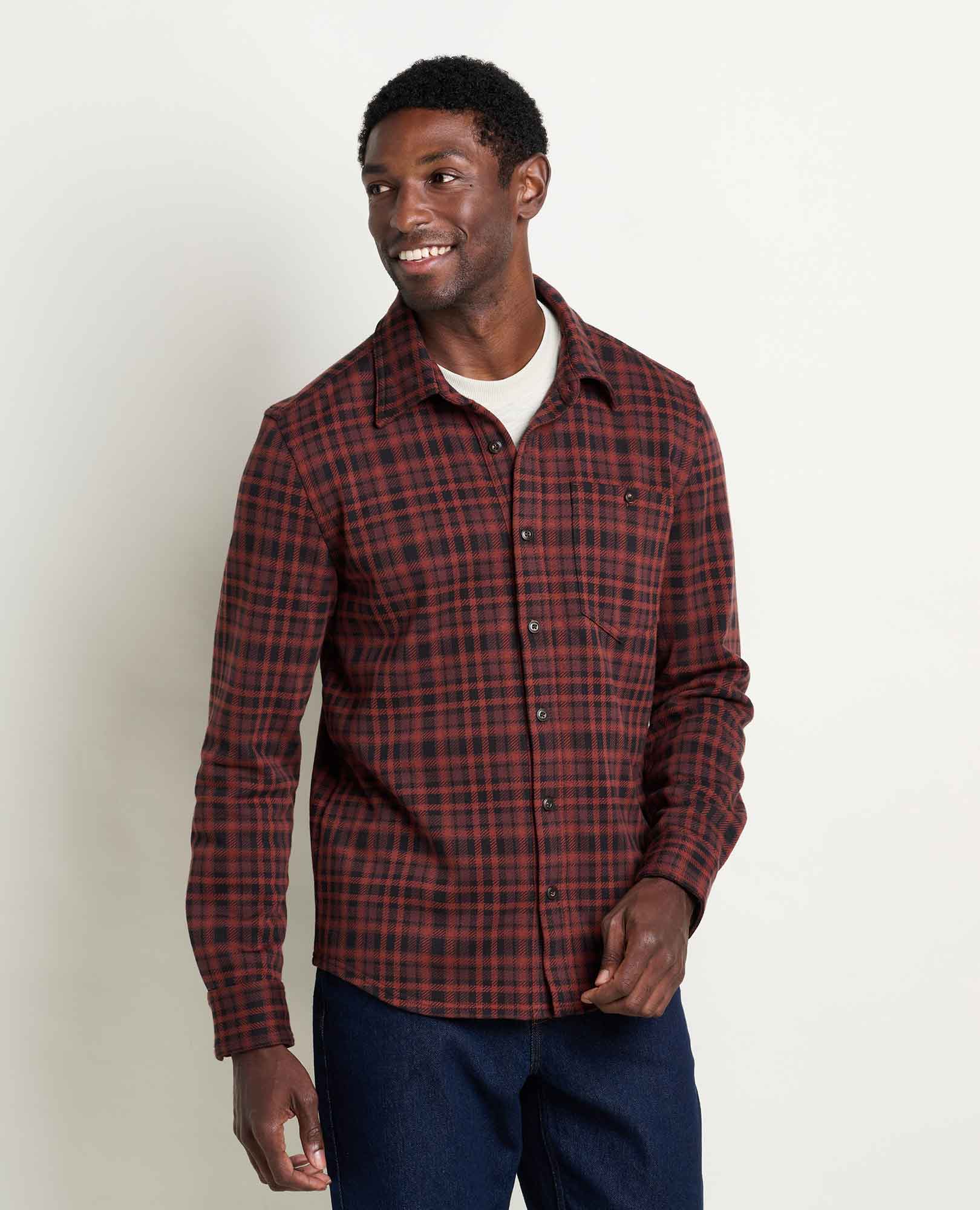 msg:Jamal is 6'2" and is wearing a size medium.