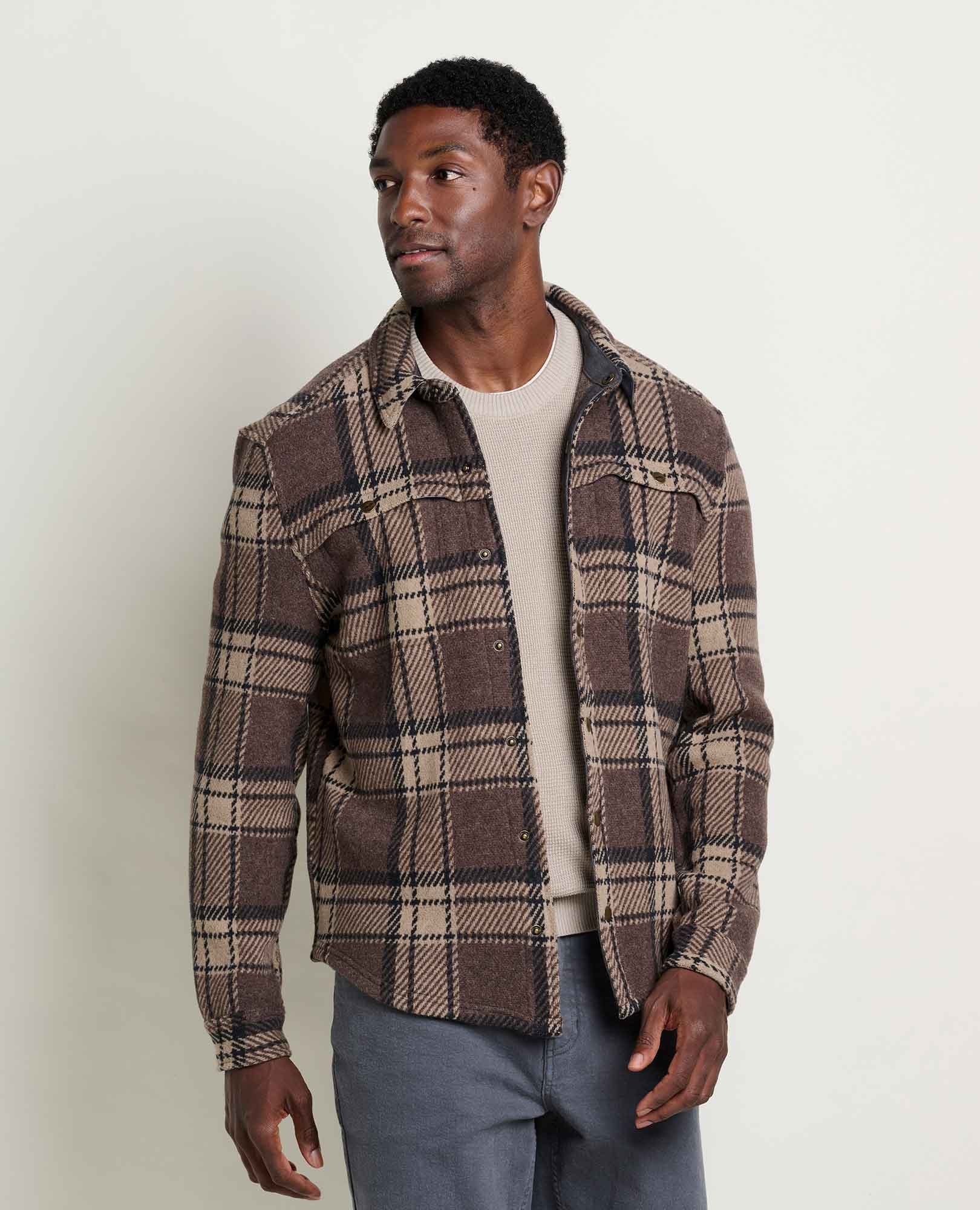 msg:Jamal is 6'2" and is wearing a size medium.