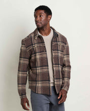 msg:Jamal is 6'2" and is wearing a size medium.