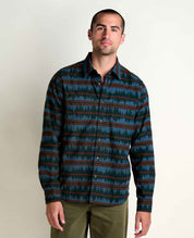msg:Dale is 6'2" and is wearing a size medium.