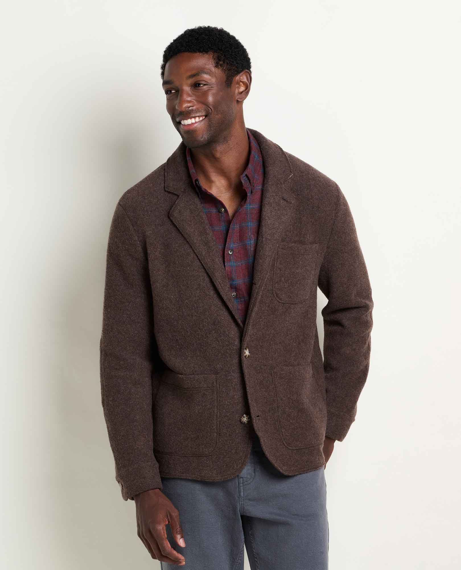 msg:Jamal is 6'2" and is wearing a size medium.
