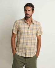 msg:Anderson is 6'2" and is wearing a size medium.