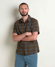 msg:Brandon is 6'1" and is wearing a size medium.