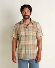 msg:Beau is 6'0" and is wearing a size medium.