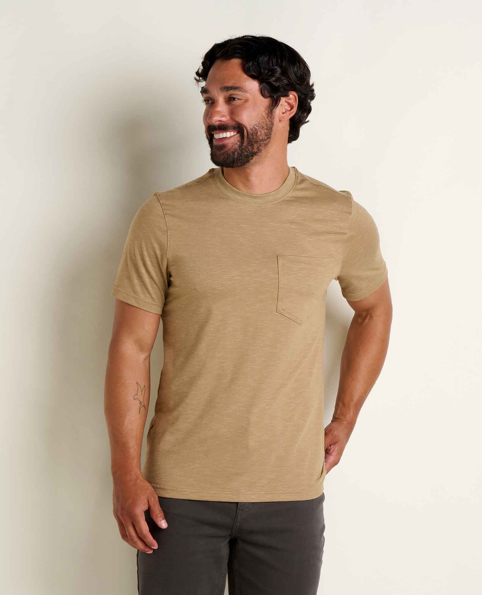 msg:Beau is 6'0" and is wearing a size medium.