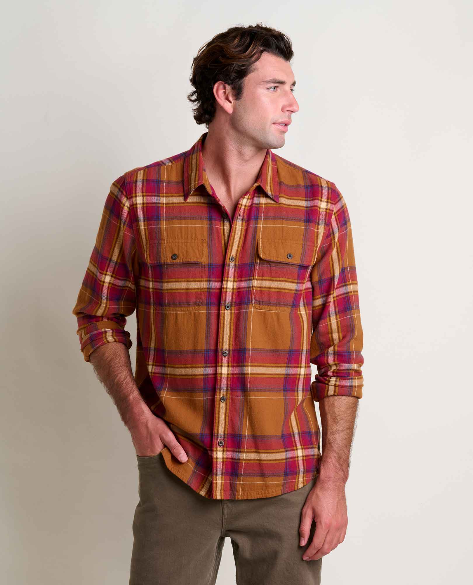 msg:Jacob is 6'1 ½" and is wearing a size medium.