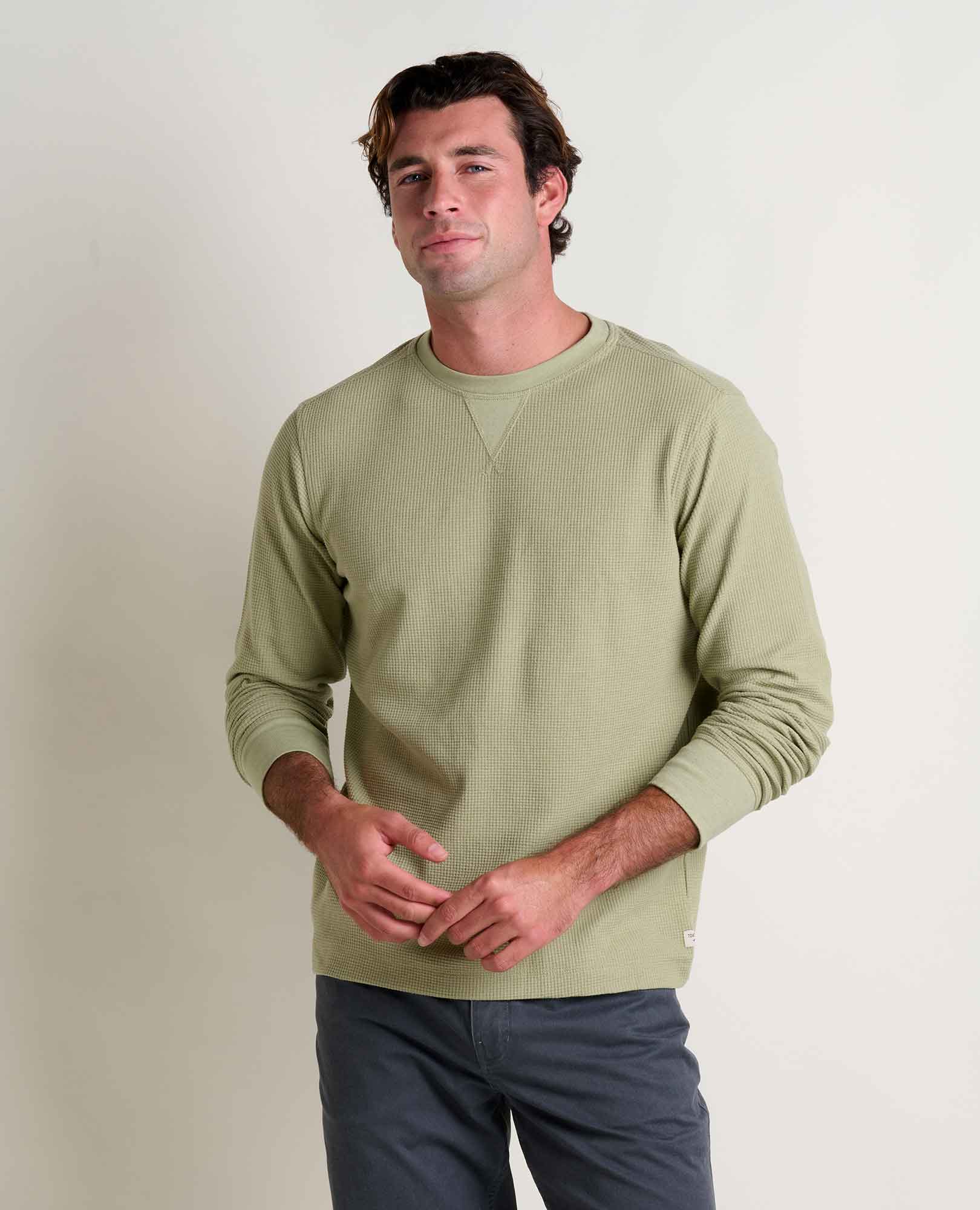 msg:Jacob is 6'1 ½" and is wearing a size medium.
