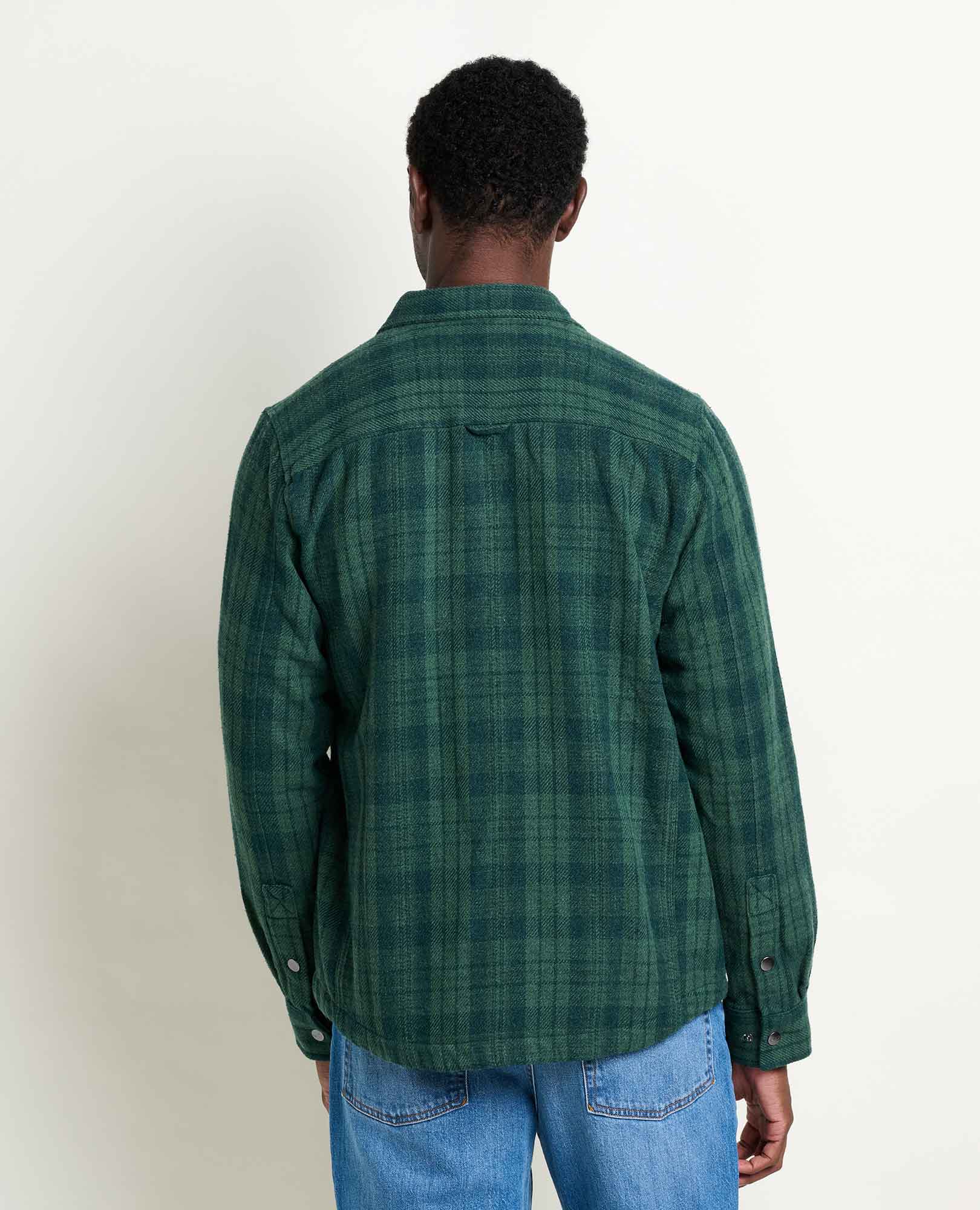 msg:Jamal is 6'2" and is wearing a size medium.