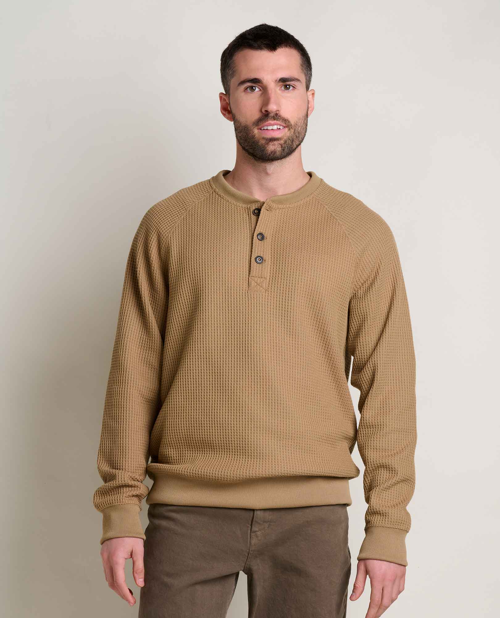 msg:Alessandro is 5'10 ½" and is wearing a size medium.
