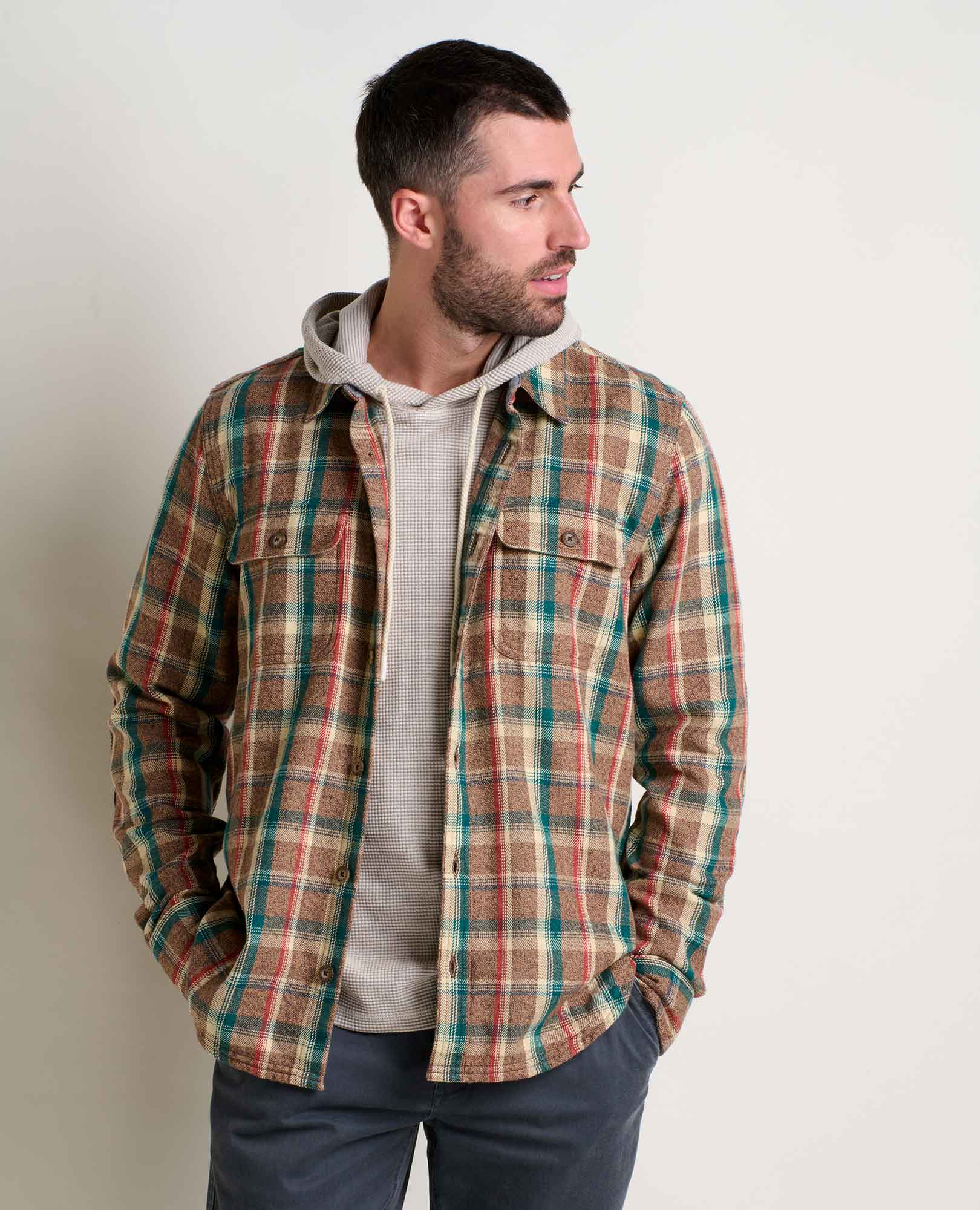 msg:Alessandro is 5'10 ½" and is wearing a size medium.