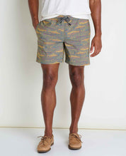 msg:Adom is 6'2" and is wearing a size medium.