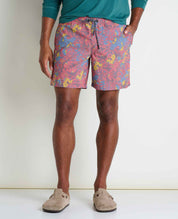msg:Adom is 6'2" and is wearing a size medium.