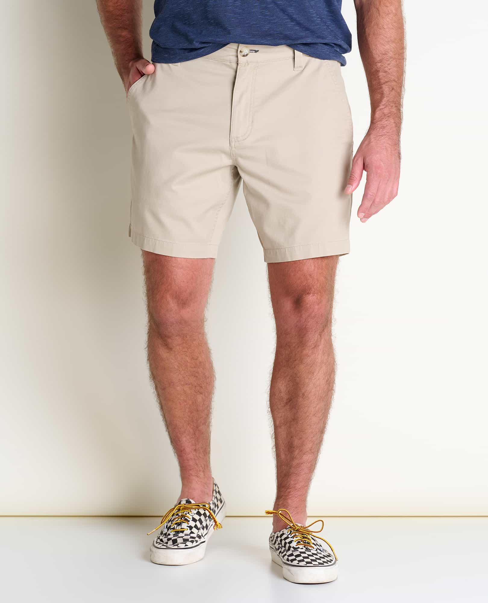msg: Hollis is 6'0" and is wearing a size 32