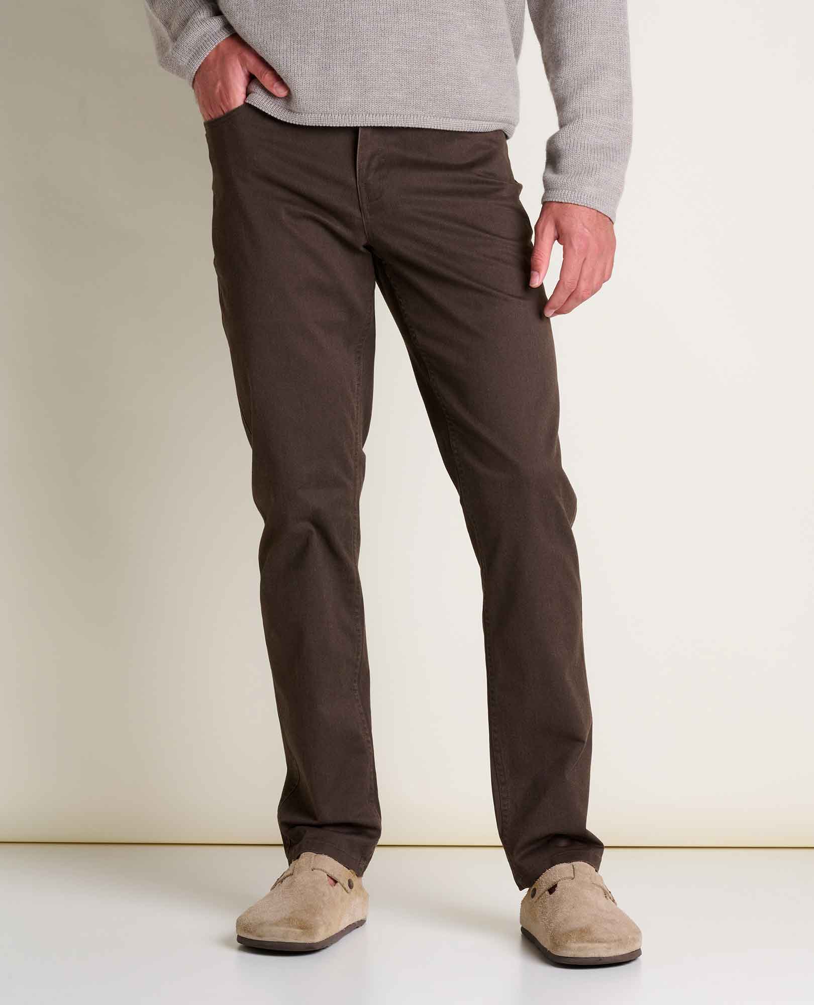 msg:Jacob is 6'1 ½" and is wearing a size 32x32.