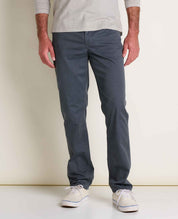 msg:Jacob is 6'1 ½" and is wearing a size 32x32.